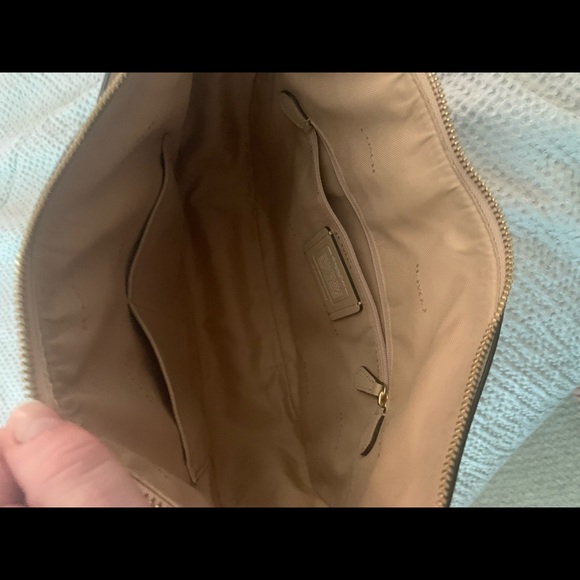 Coach Cream leather hardware, interior and bottom 10/10 - Picture 5 of 7